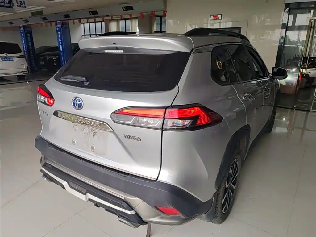 Toyota Frontlander 2023 2.0L CVT Luxury Edition фото 5