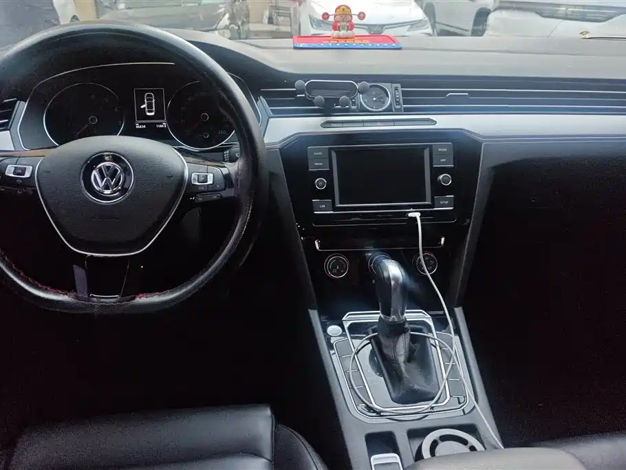 Volkswagen Magotan 2019 330TSI DSG Leading China V фото 12