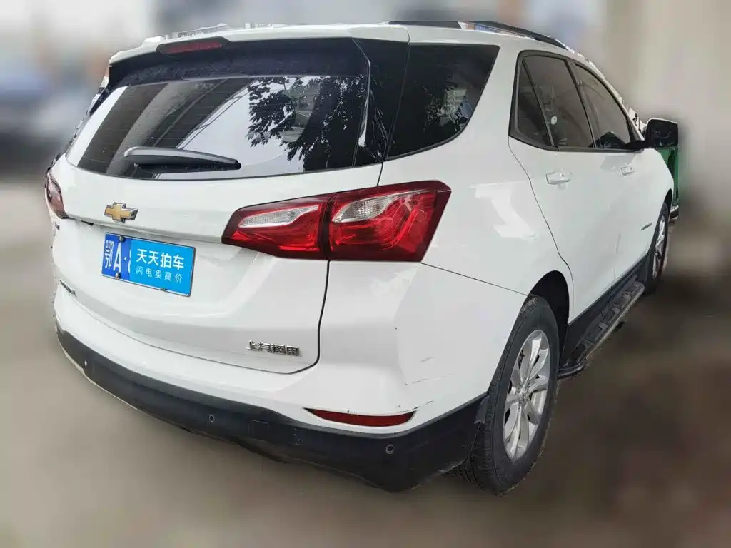 Фото 2 - Chevrolet Equinox