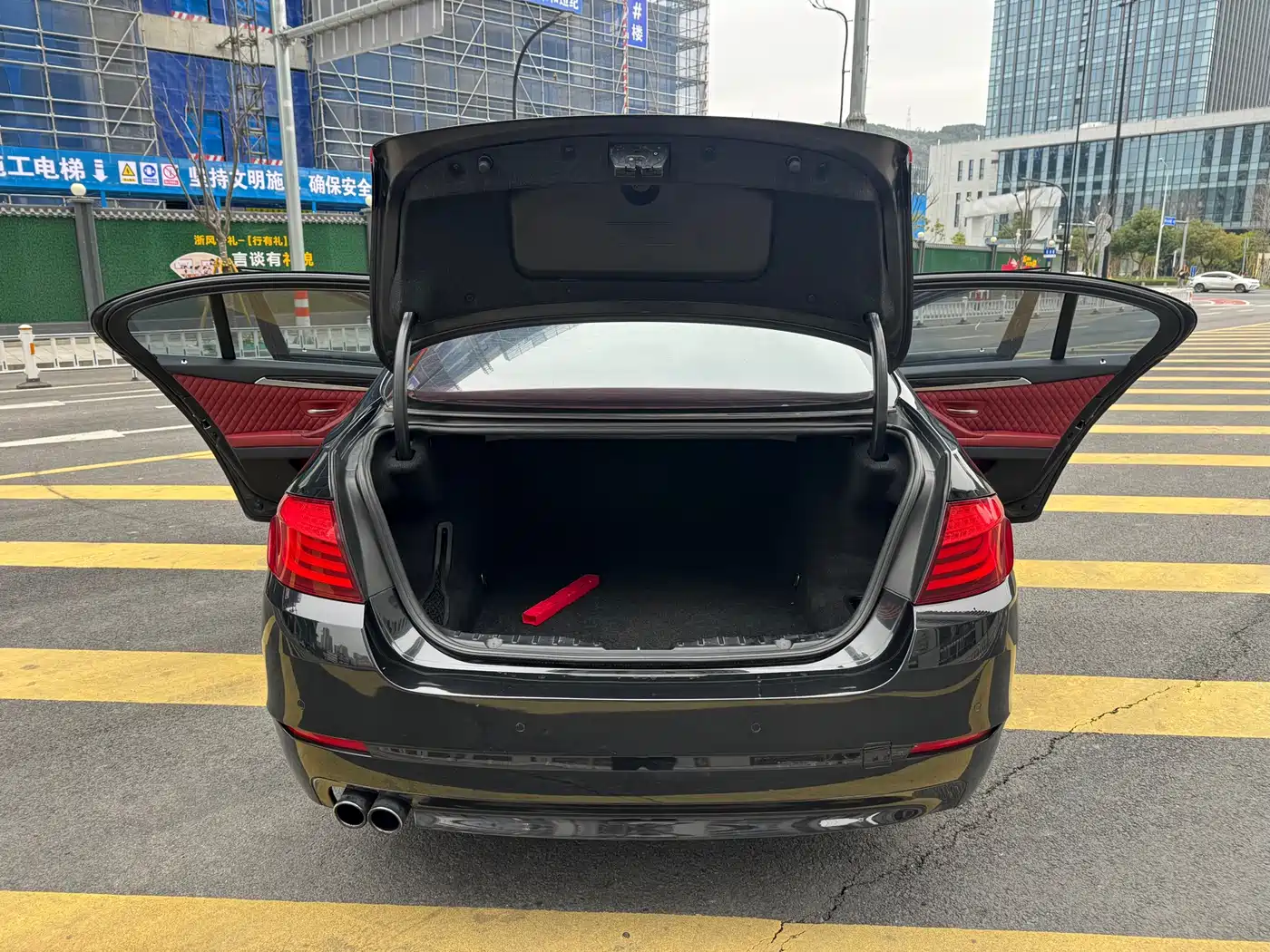 BMW 5 Series 2011 523Li Luxury фото 14