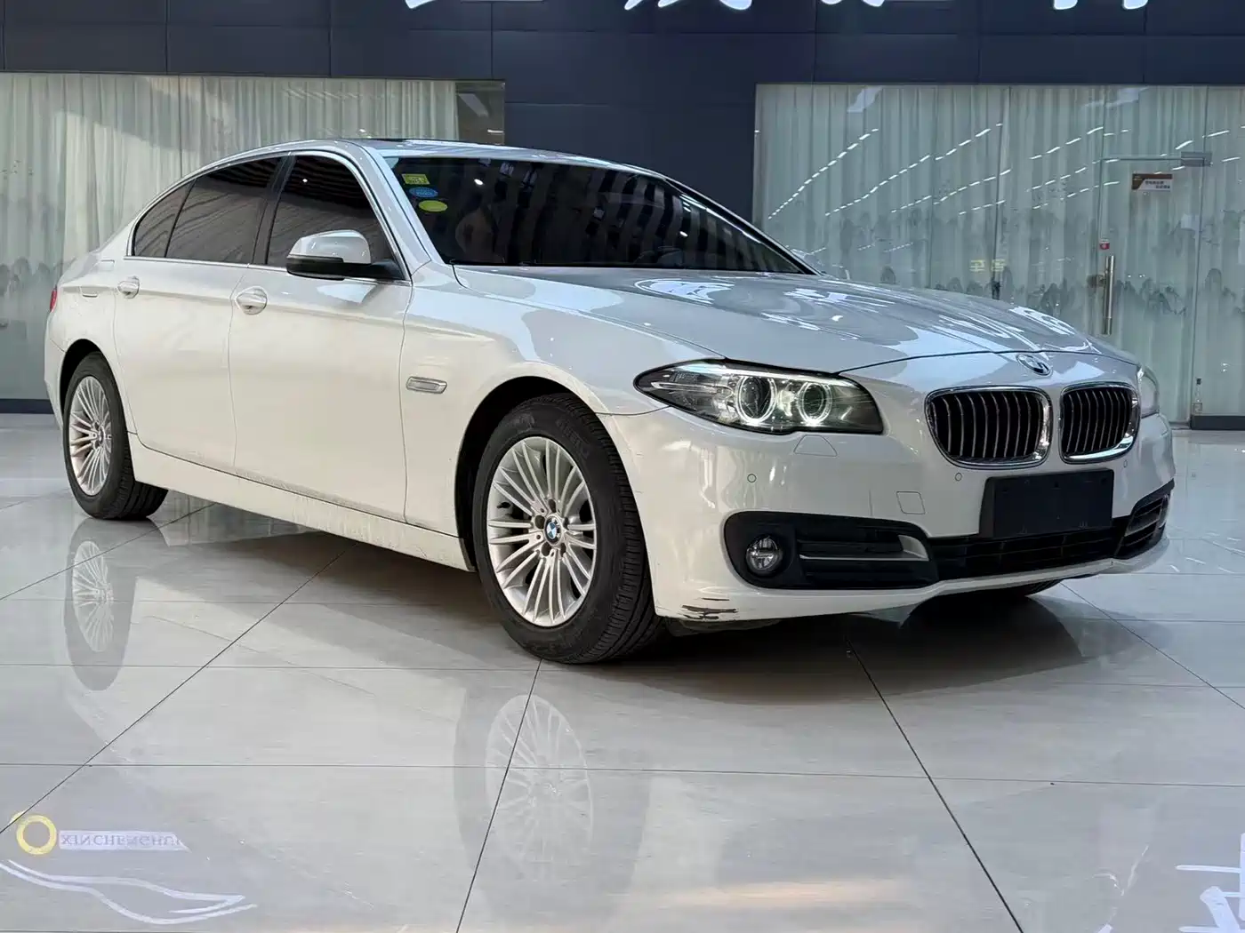 BMW 5 Series 2014 525Li Leading фото 3