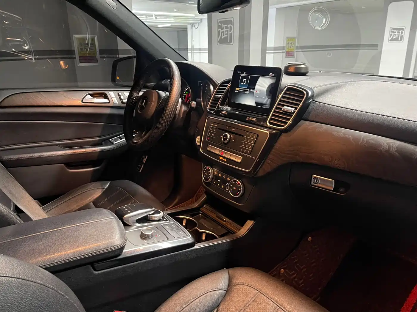Mercedes-Benz GLS 2017 GLS 400 4MATIC Fashion фото 22