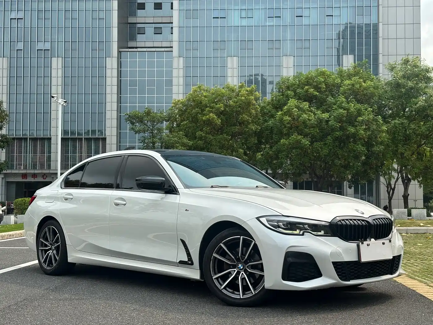 BMW 3 Series 2021 320Li M Sport Package фото 3