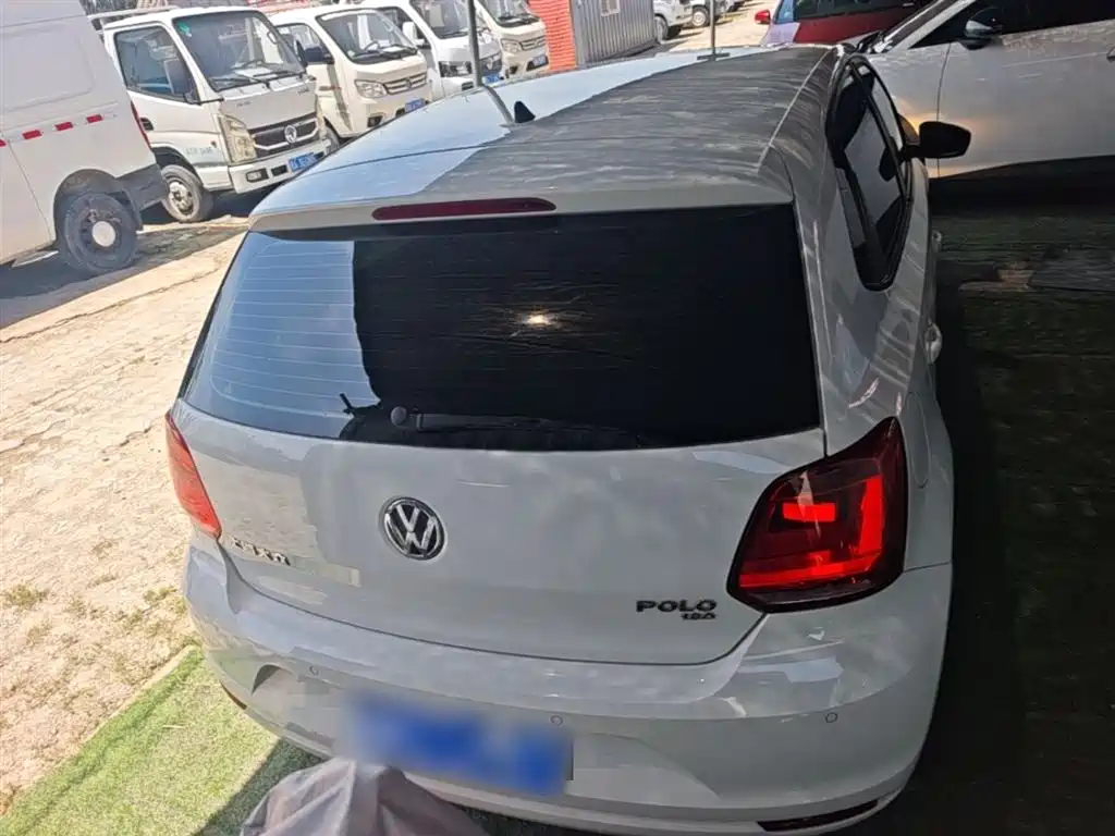 Volkswagen Polo 2016 1.6L Automatic Comfort фото 6