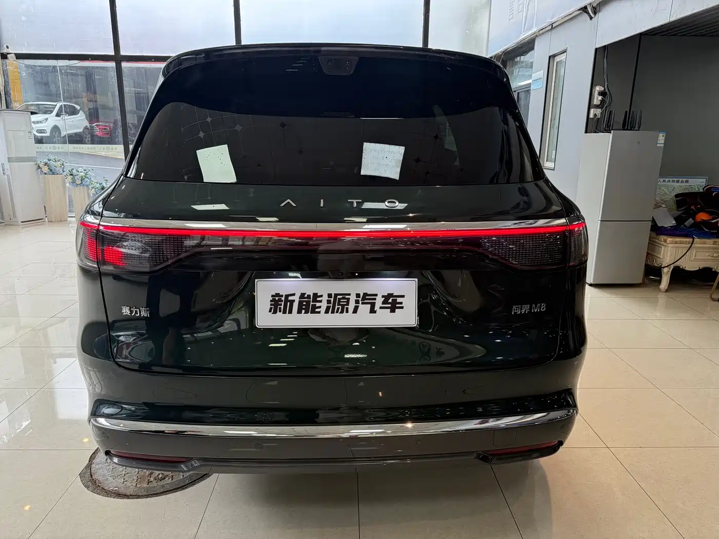 AITO Wenjie AITO M8 2025 Extended Range Ultra 53.4kWh 6-Seater фото 11