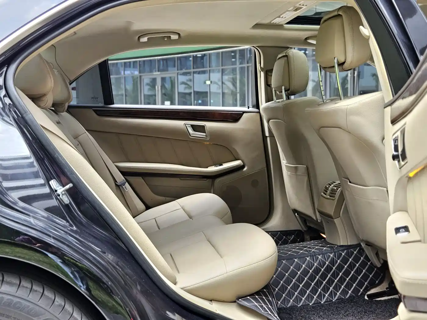 Mercedes-Benz E-Class 2012 E 200 L CGI Elegance фото 9