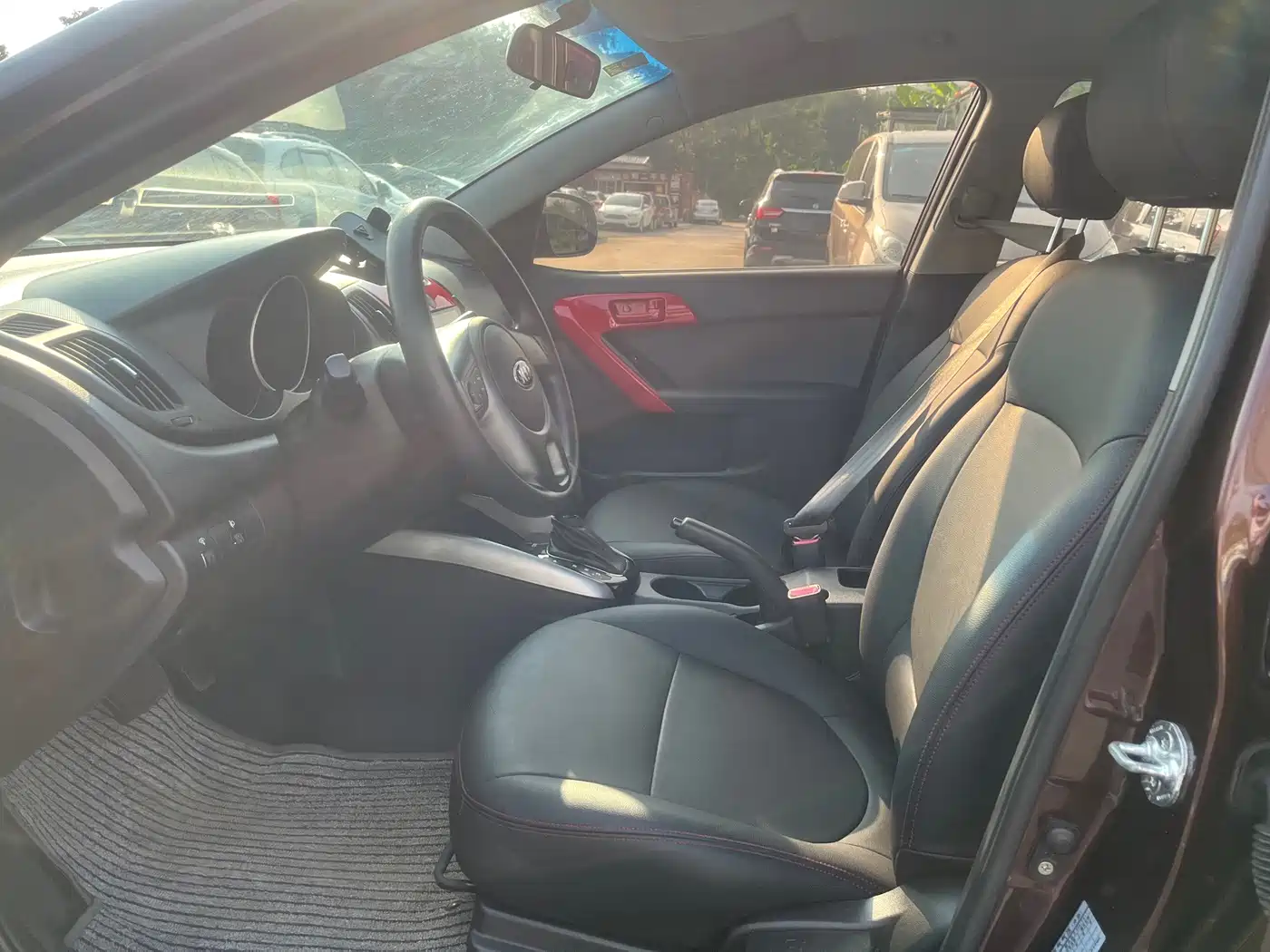 Kia Forte 2014 2014 1.6L AT GL