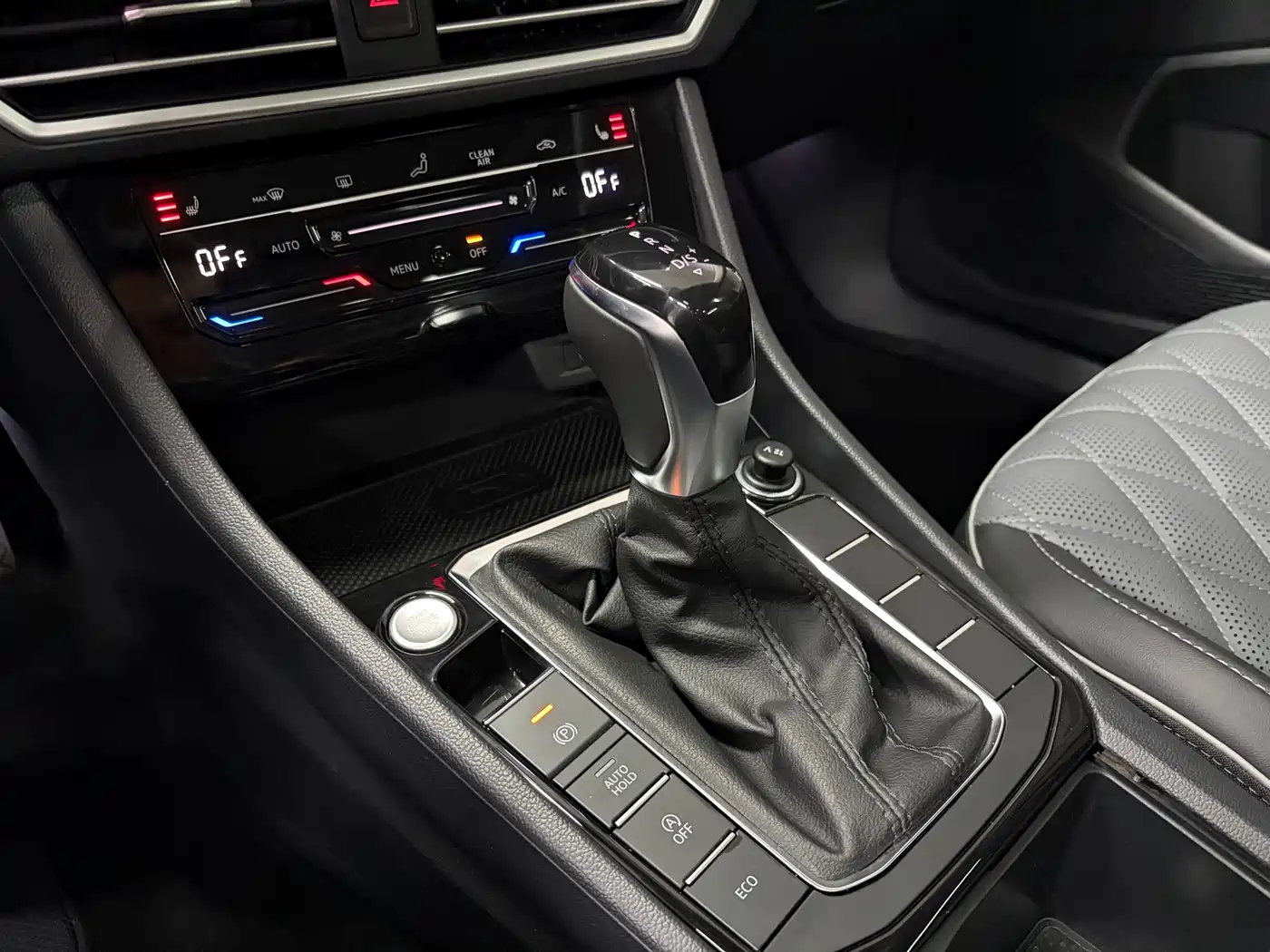 Volkswagen Sagitar 2023 280TSI DSG Excellence Plus Edition фото 12