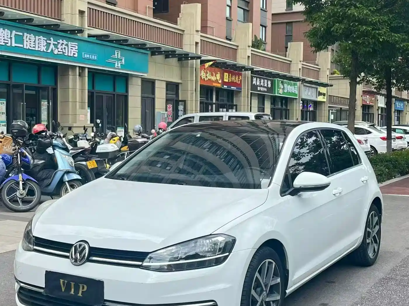 Volkswagen Golf 2020 Beloved Edition 280TSI DSG Comfort фото 3