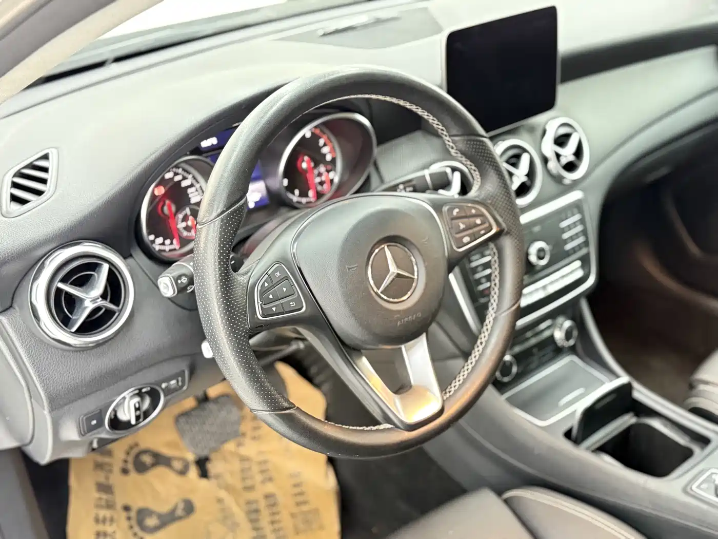 Mercedes-Benz GLA 2018 GLA 200 Dynamic фото 6
