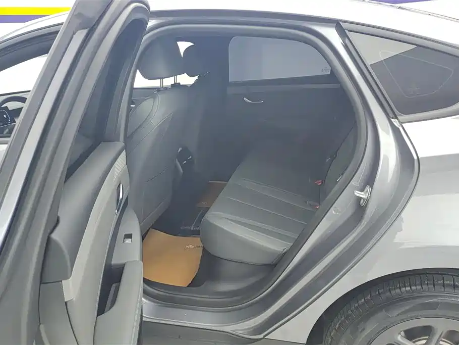 BYD Qin PLUS 2025 DM-i Smart Drive 55KM Leader фото 11