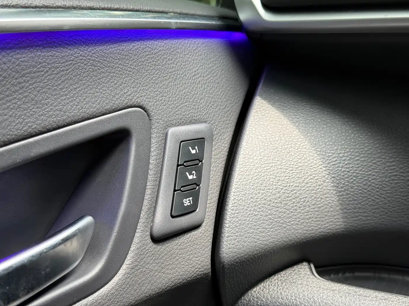 Toyota Sienna 2021 2.5L Hybrid Platinum Edition фото 31