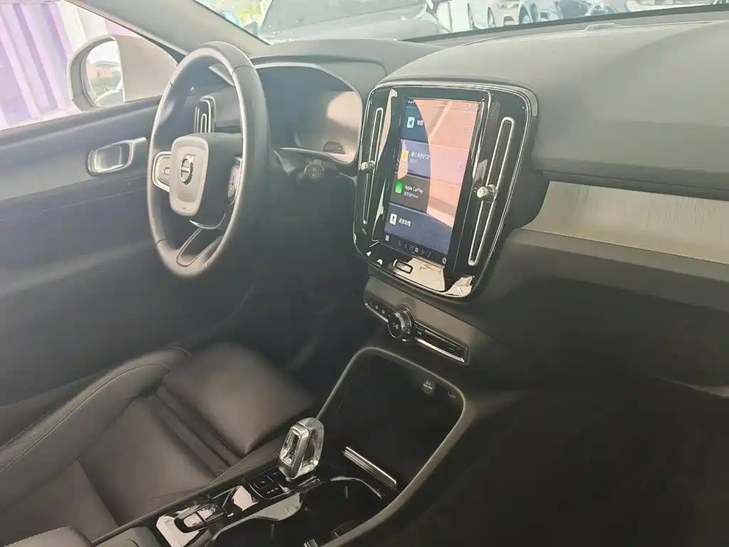 Volvo XC40 2024 2025 B3 Smart Elite Luxury Edition