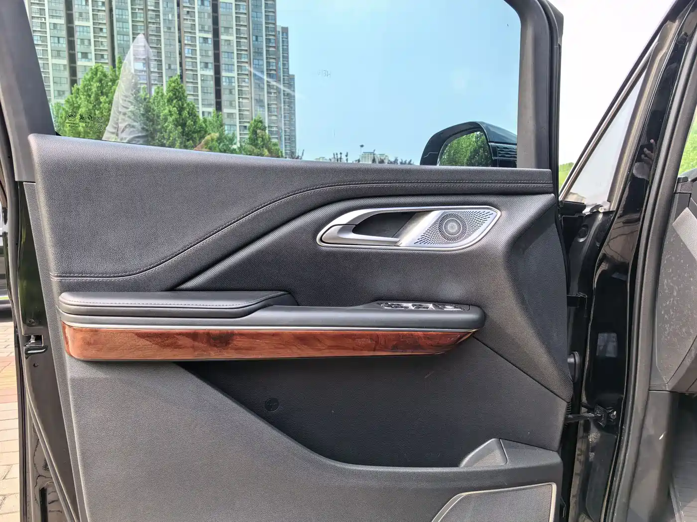 Hongqi HQ9 2023 2.0T Smart Connect Flag Enjoy Edition фото 6