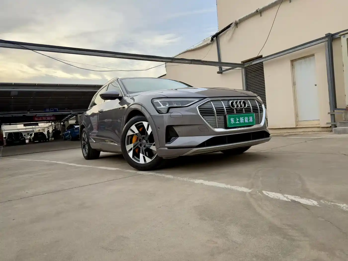 AUDI E-TRON (IMPORTED)