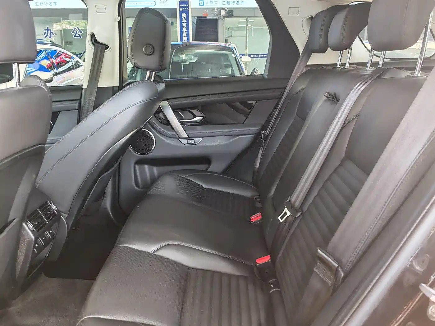 Land Rover Discovery Sport 2020 200PS Family Edition фото 4