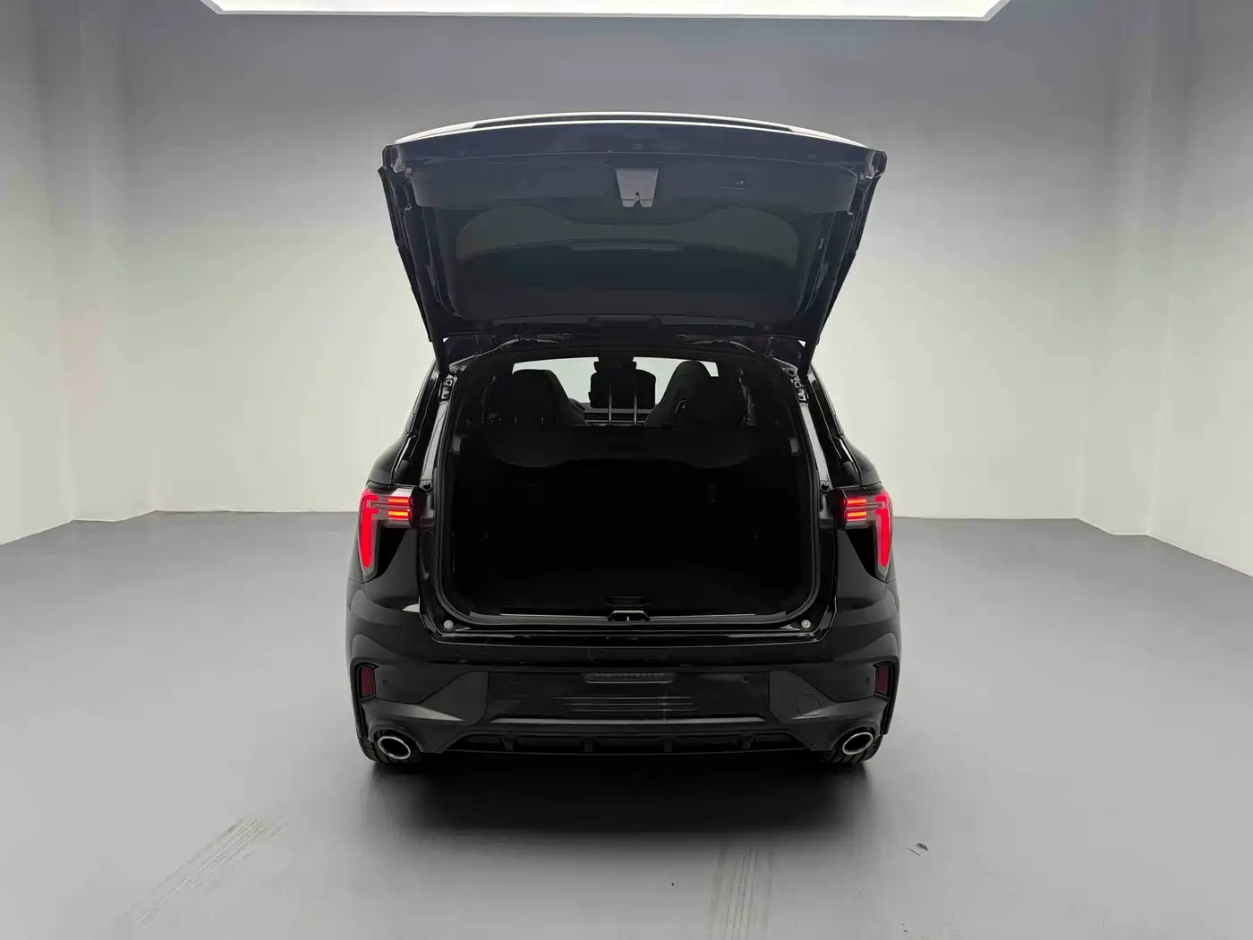 Lynk & Co 01 2023 2.0TD 4WD Dark Night Edition фото 21