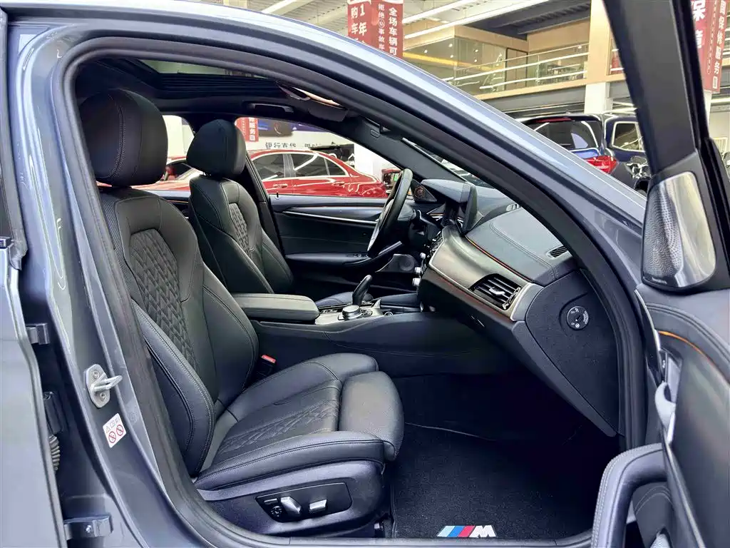 BMW 5 Series (Import) 2021 525i M Sport Package фото 7