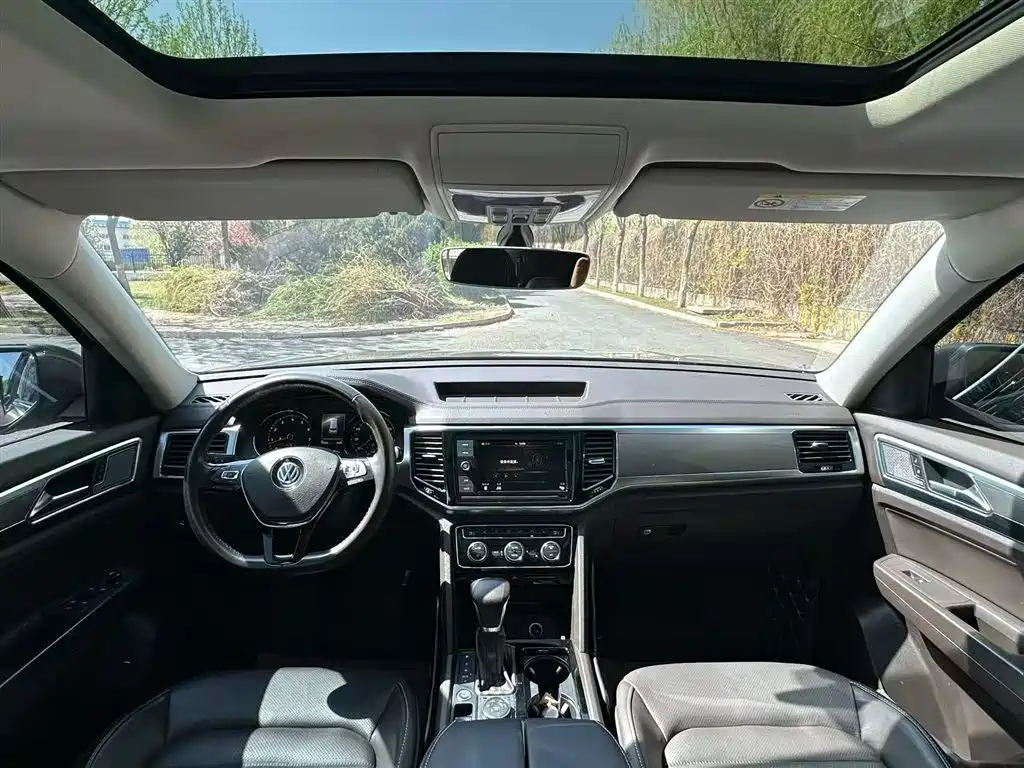 Volkswagen Teramont 2019 380TSI 4WD Luxury Edition China VI фото 8