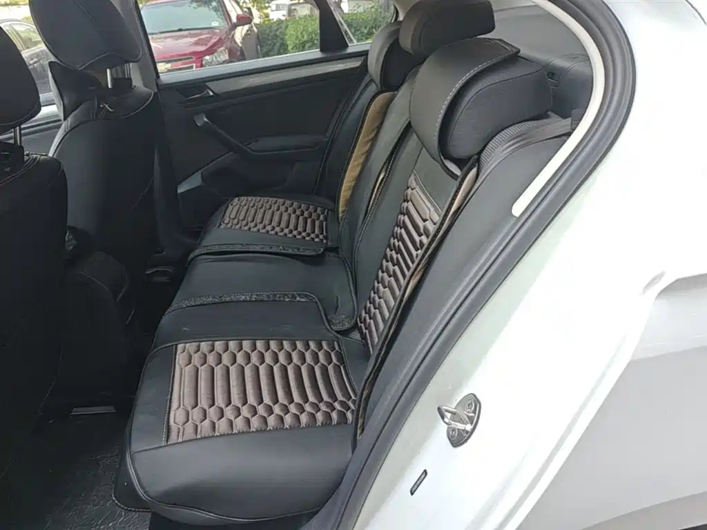 Volkswagen Bora 2018 1.5L Automatic Fashion фото 17