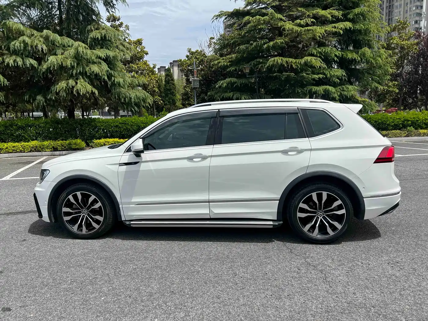 Volkswagen Tiguan L 2021 330TSI Automatic 2WD R-Line Premium фото 21