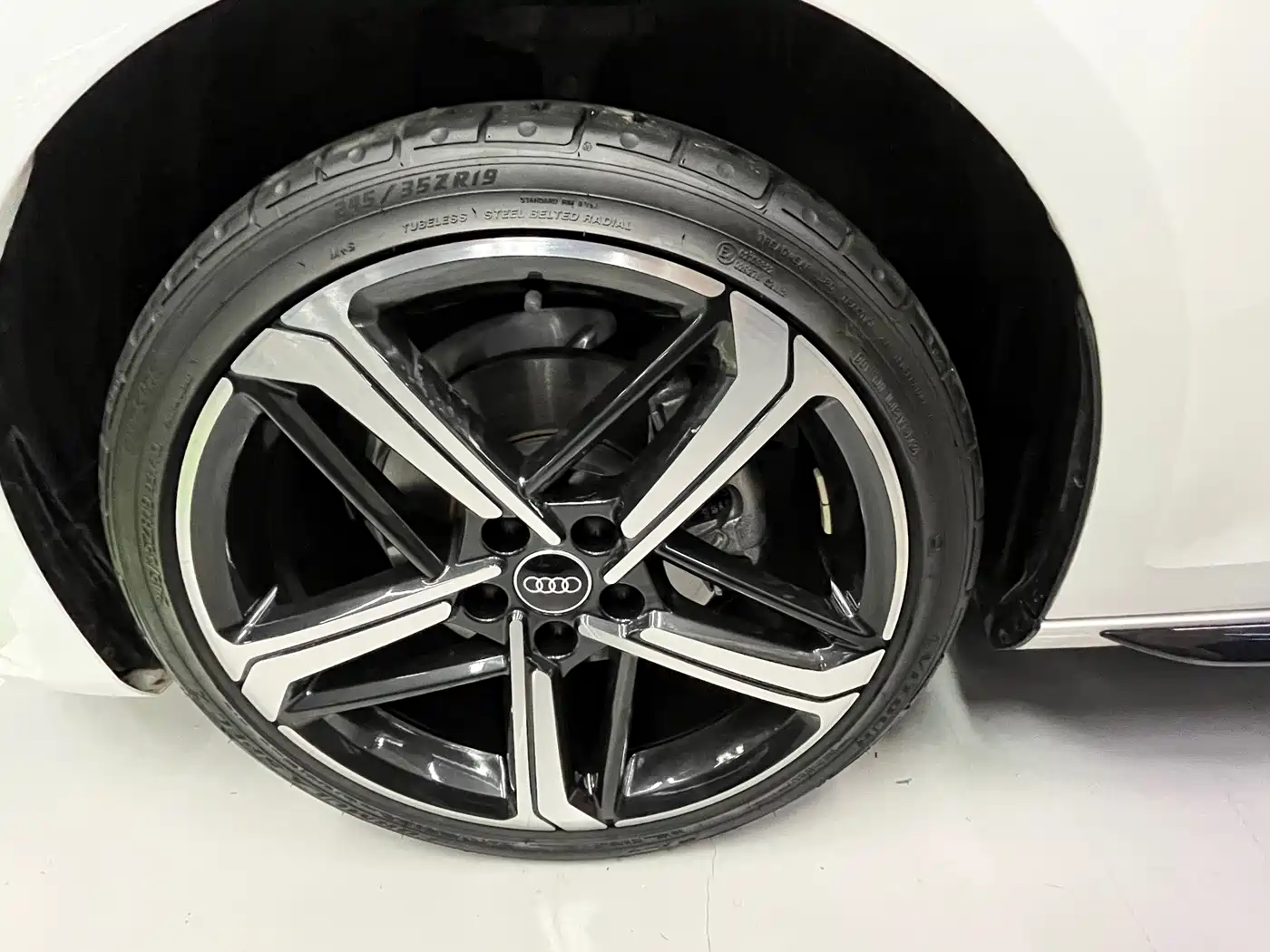 Audi A4L 2023 40 TFSI Luxury Sport фото 15