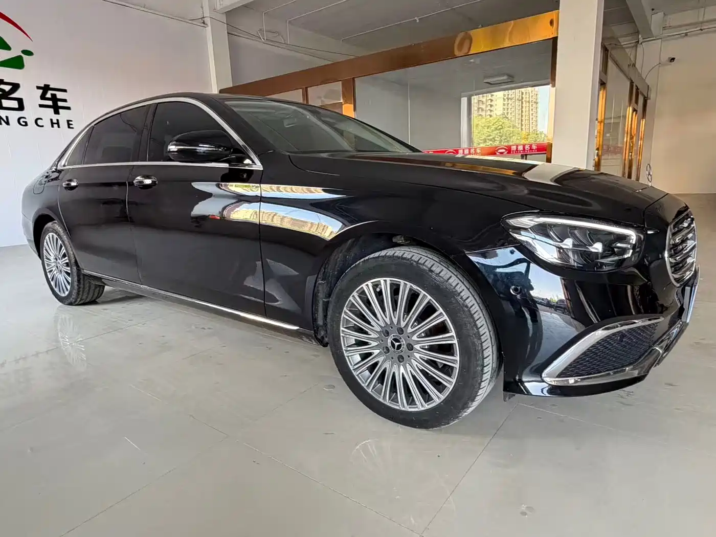 Mercedes-Benz E-Class 2022 E 260 L Sport 4MATIC фото 2