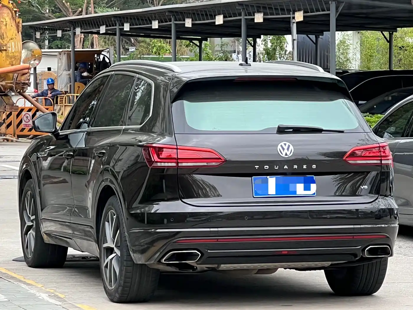 VOLKSWAGEN TOUAREG