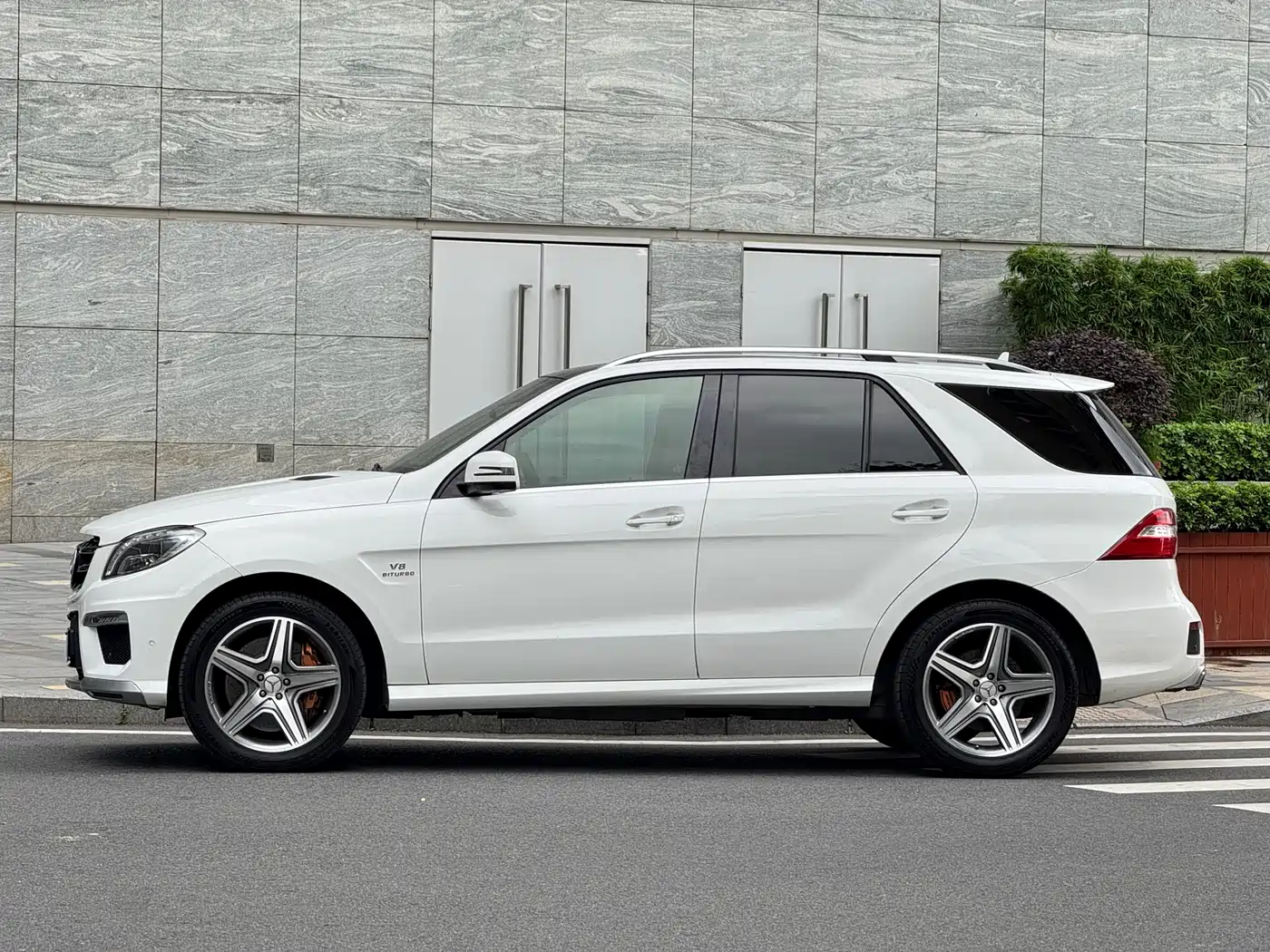 Mercedes-Benz M-Class AMG 2014 AMG ML 63 фото 15