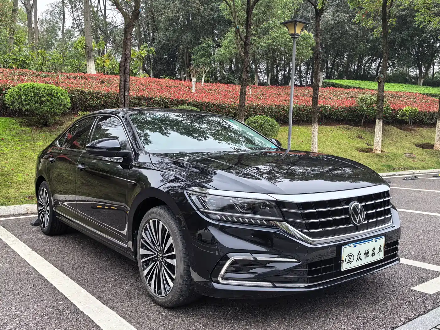 Volkswagen Passat 2021 Model 330TSI Luxury Edition фото 3