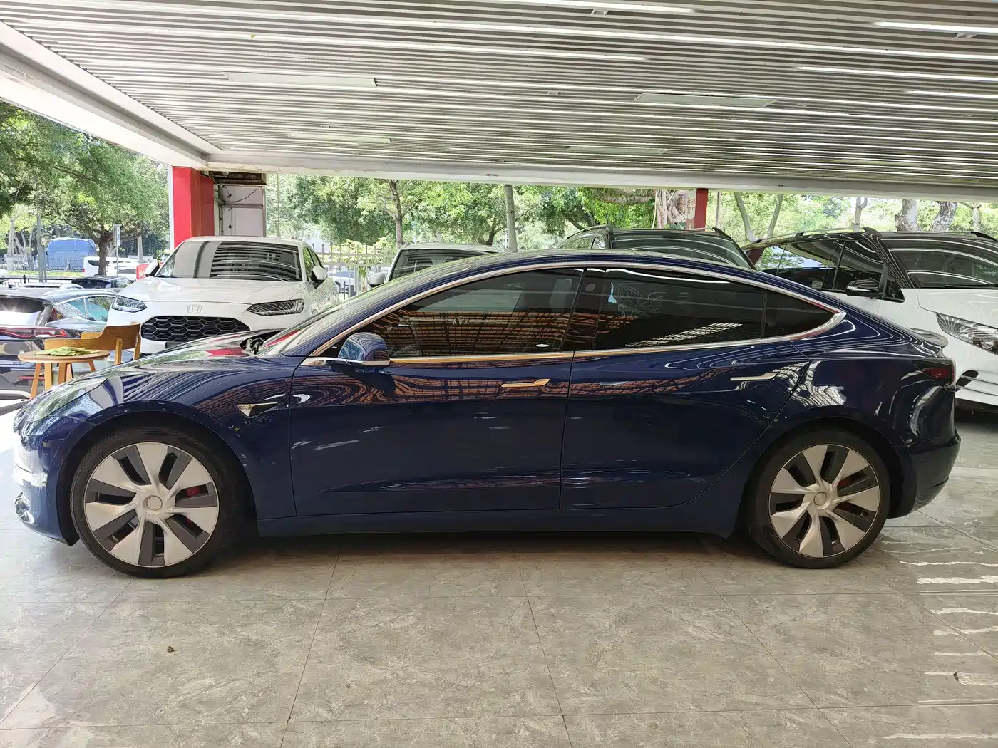 TESLA MODEL 3 (IMPORTED)