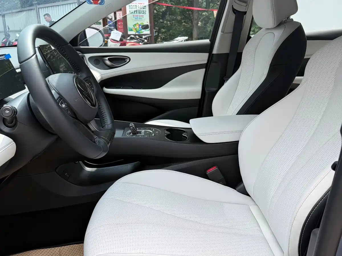 BYD Hai Bao 05 DM-i 2025 DM-i Smart Drive Edition 55KM Luxury фото 8