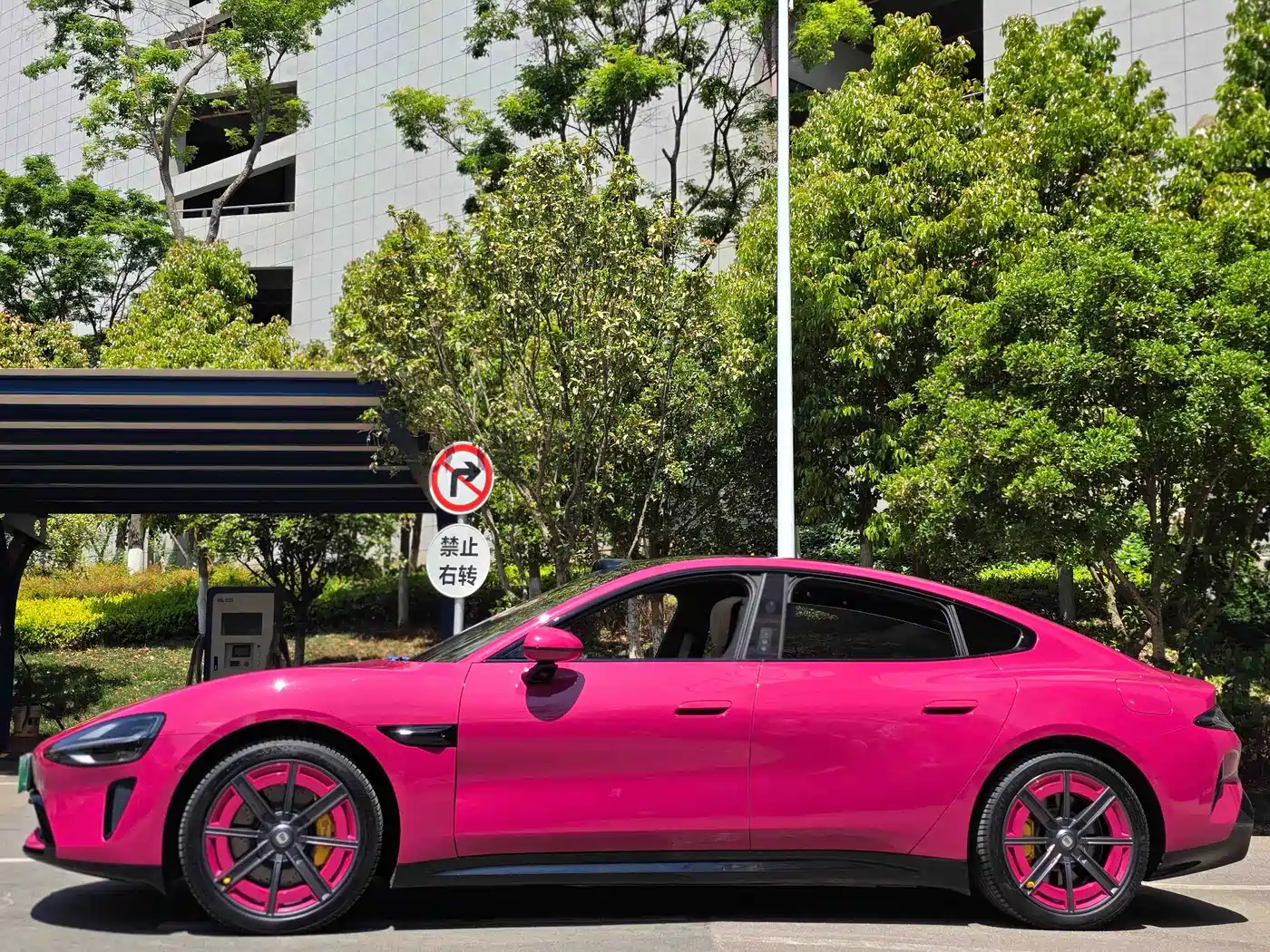 Xiaomi Auto Xiaomi SU7 2024 RWD Ultra Long Range Advanced Smart Driving Pro Edition фото 10