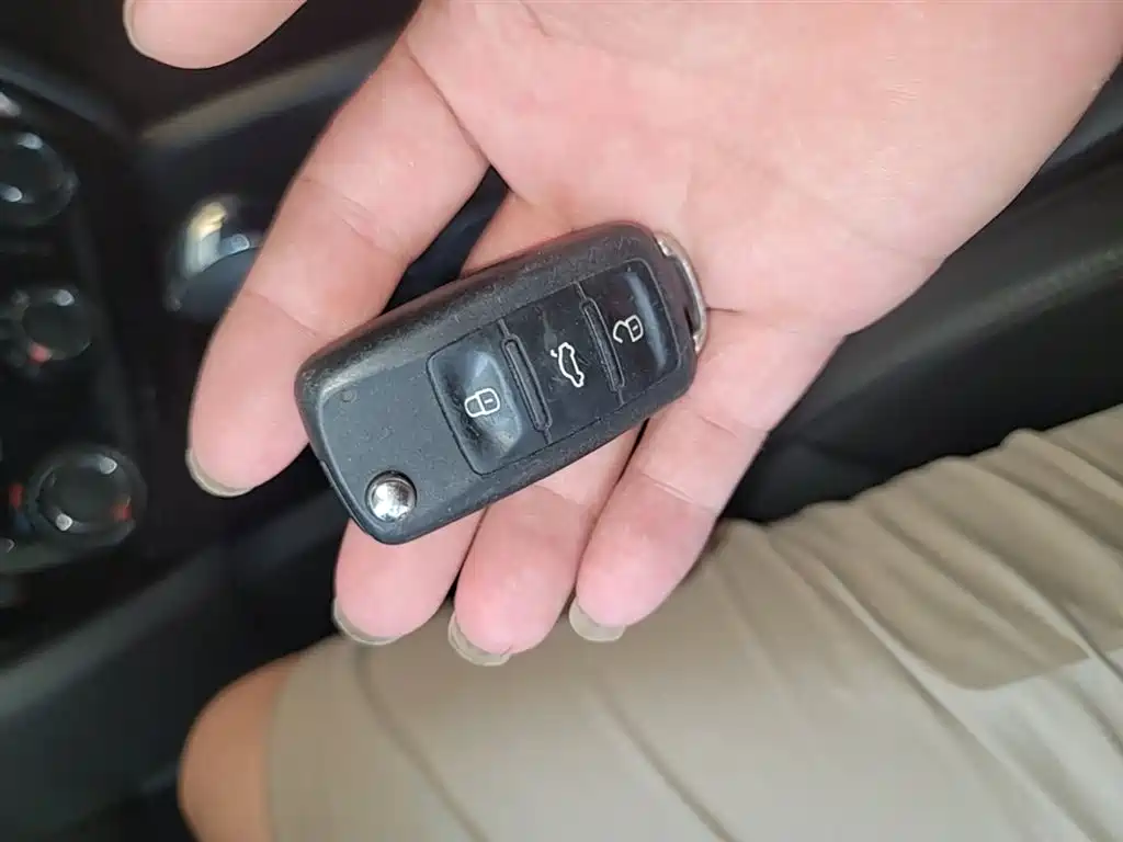 Volkswagen Sagitar 2018 1.6L Automatic Comfort фото 9