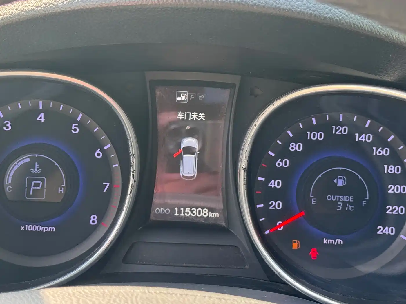 Hyundai Santa Fe 2015 2.4L Automatic 2WD Smart 5-seater фото 12