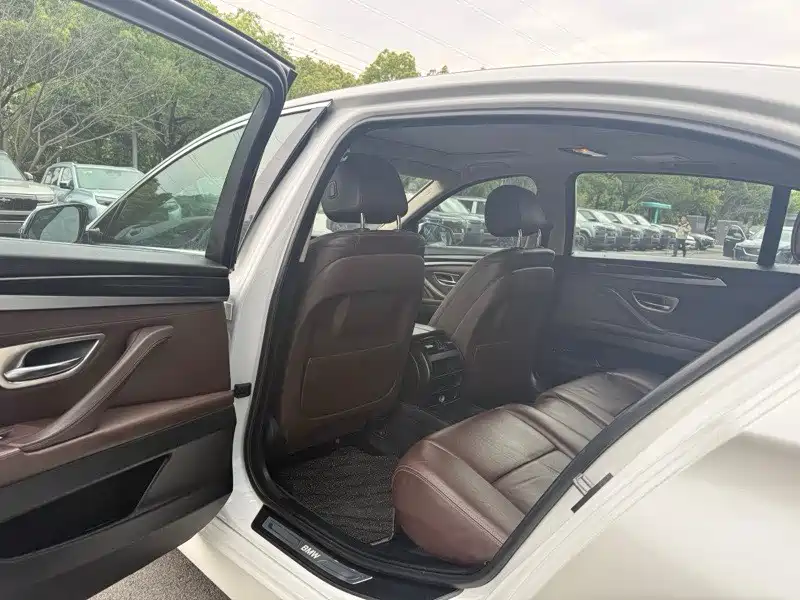 BMW 5 Series 2014 525Li Luxury Design Package фото 7