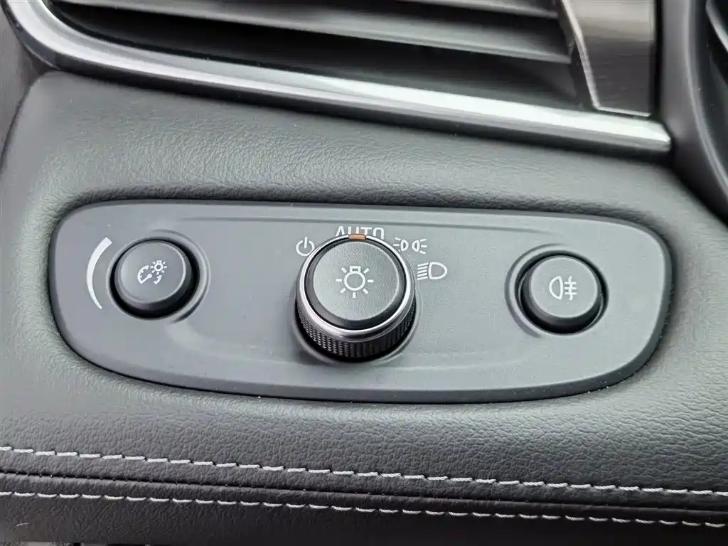 Buick LaCrosse 2019 28T Luxury Edition фото 21
