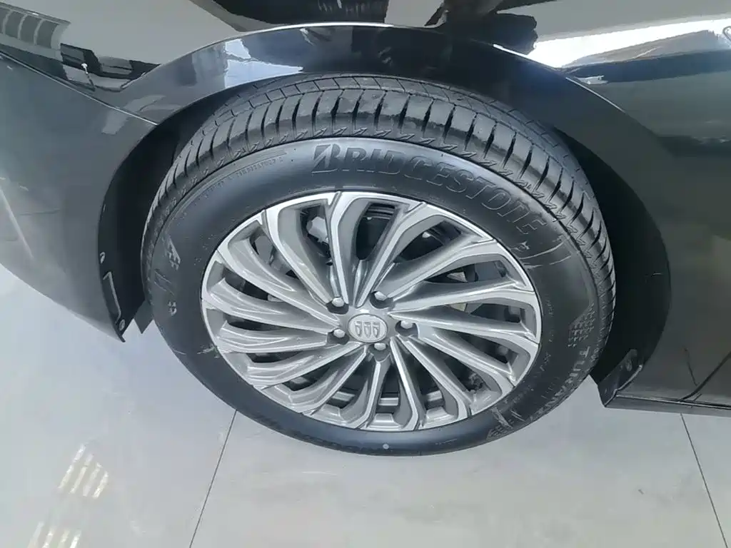 Buick LaCrosse 2024 2024 28T Yuezun Edition