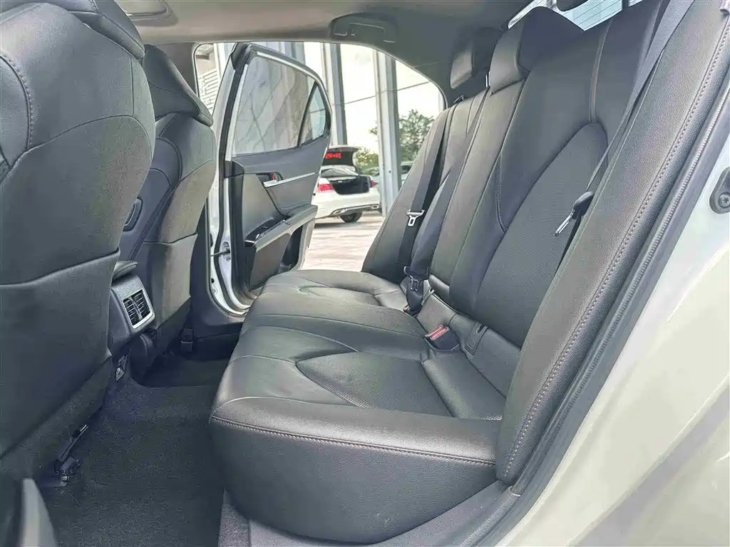 Toyota Camry 2021 2.0G Luxury Edition фото 11