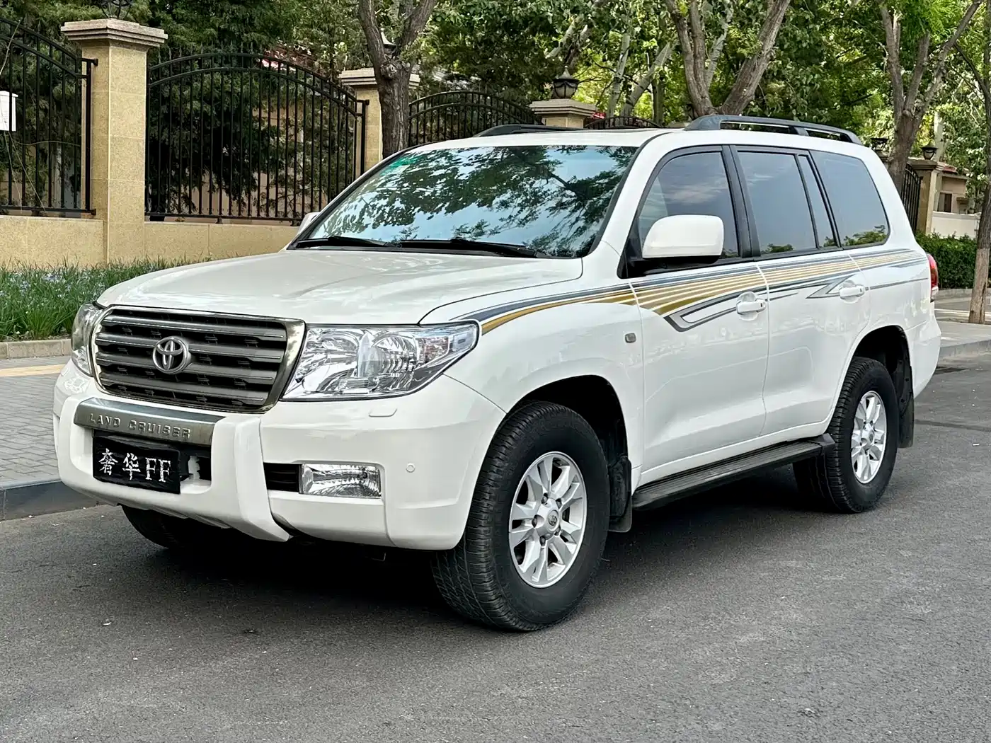 Toyota Land Cruiser 2010 Model 4.7L Automatic VX