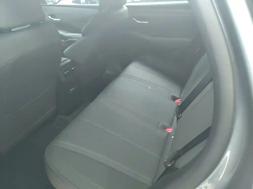 BYD Qin PLUS 2026 DM-i Smart Edition 128KM Progressive фото 17