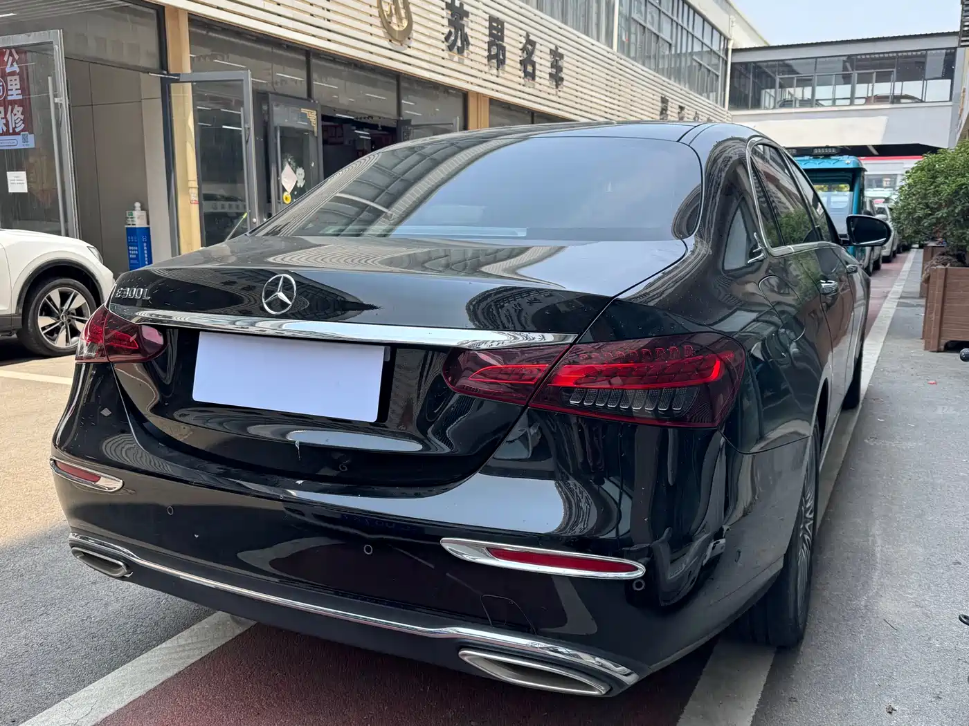 Mercedes-Benz E-Class 2022 E 260 L фото 10