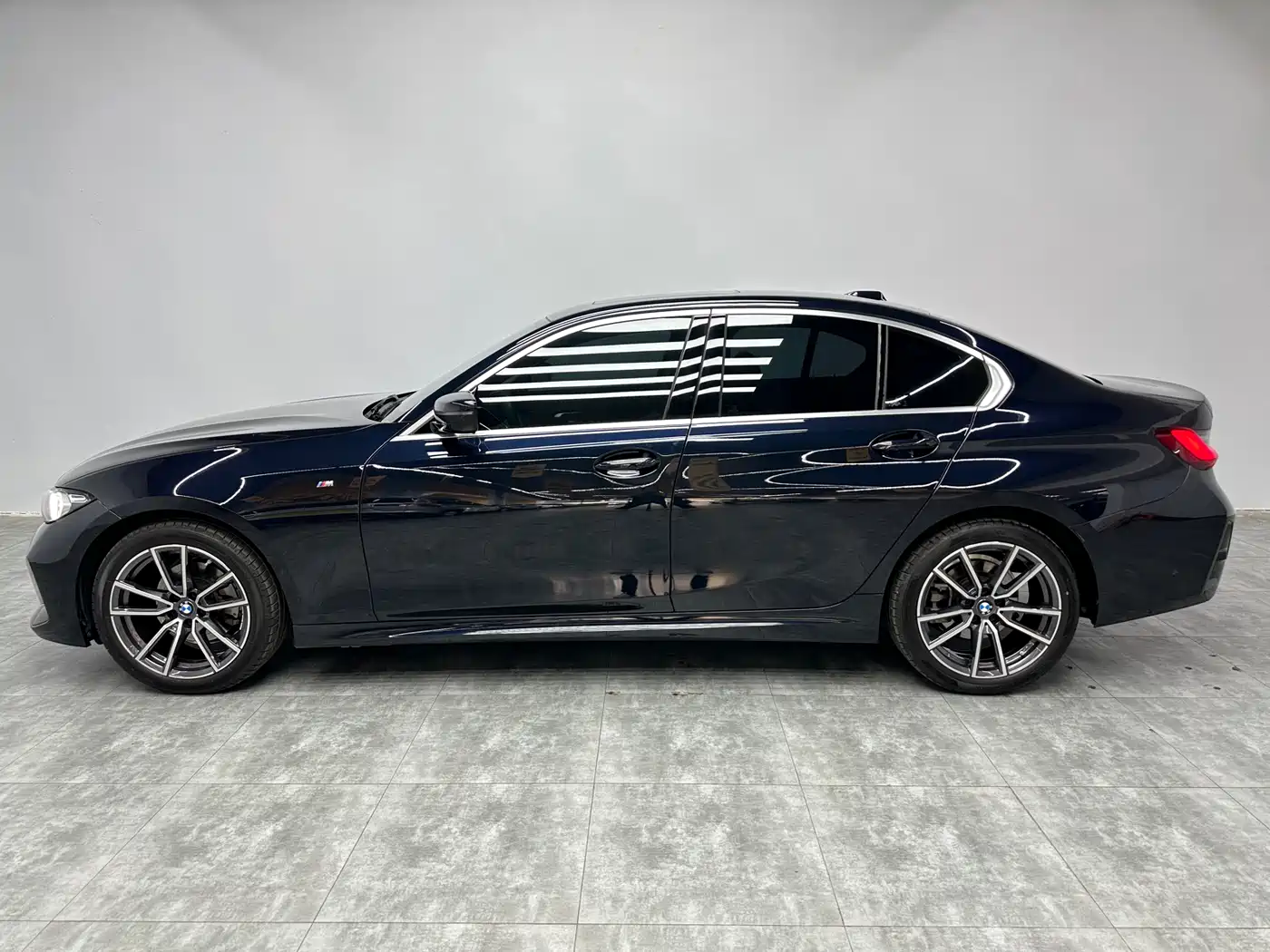 BMW 3 Series 2025 325i M Sport Package фото 8