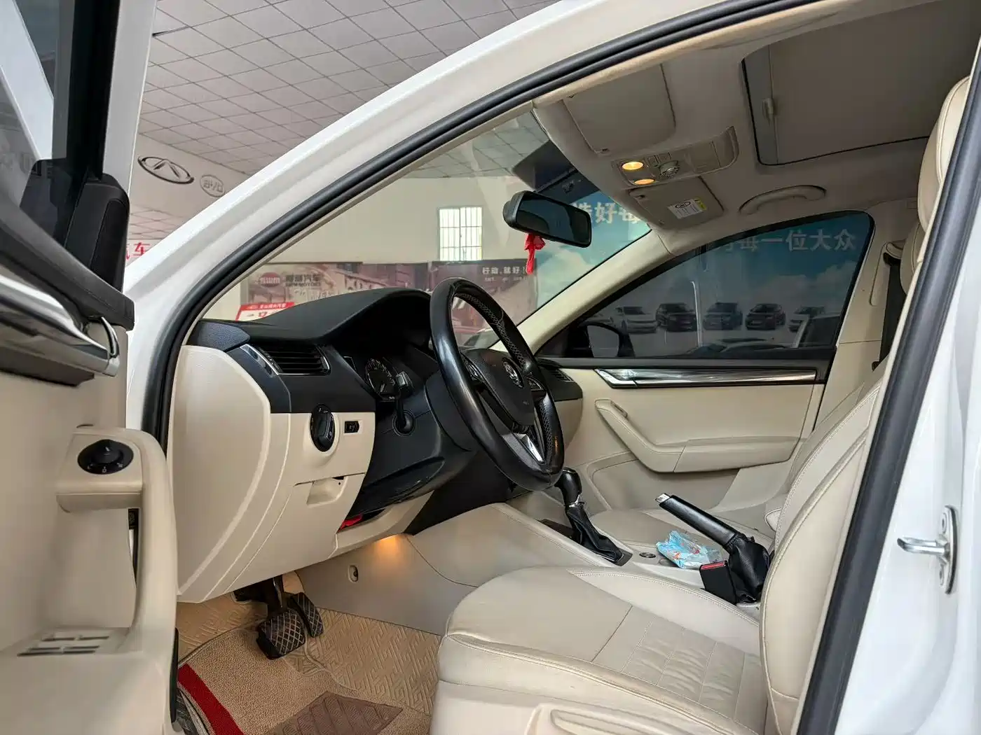 Škoda Octavia 2017 TSI280 DSG ZhiXing фото 5