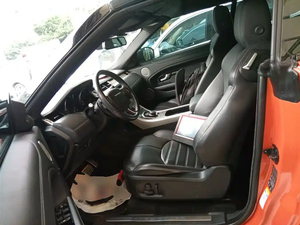 Land Rover Range Rover Evoque (Import) 2017 2.0T Convertible фото 7