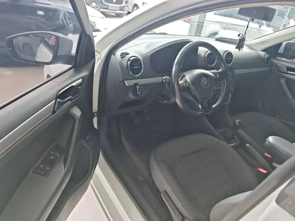 Volkswagen Jetta 2019 2019 Dream Edition 1.5L Manual Comfort
