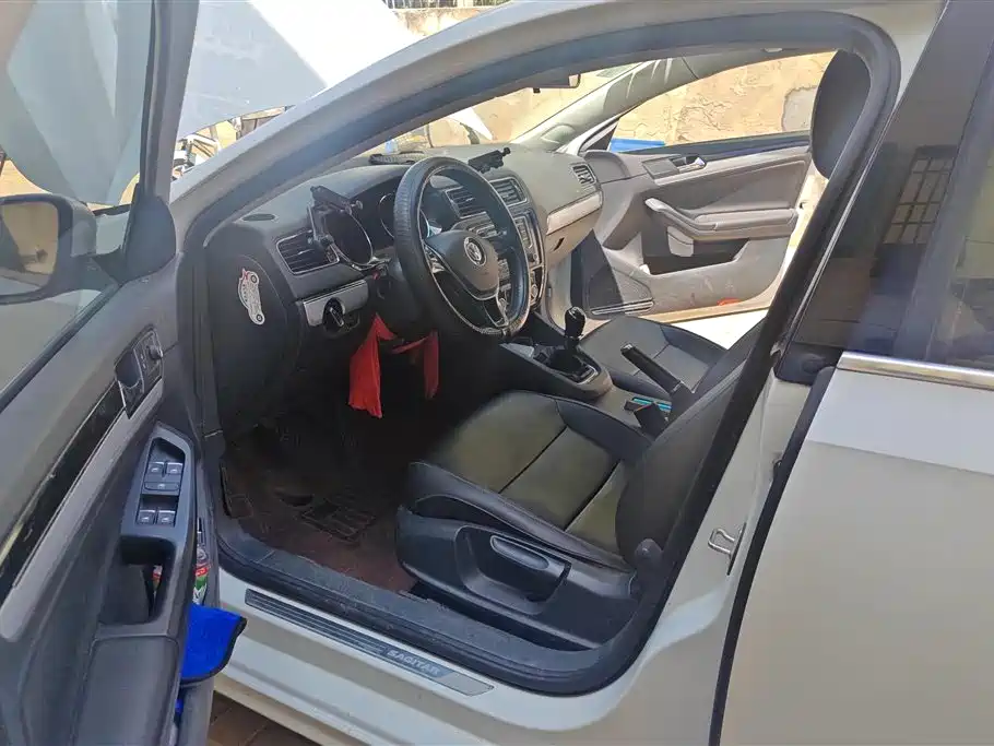 Volkswagen Sagitar 2015 1.6L Manual Fashion фото 9