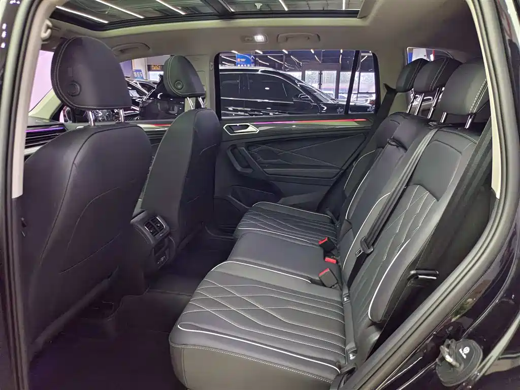 Volkswagen Tiguan L 2024 Outstanding 330TSI Auto 2WD R-Line Dragon Glory Edition фото 11