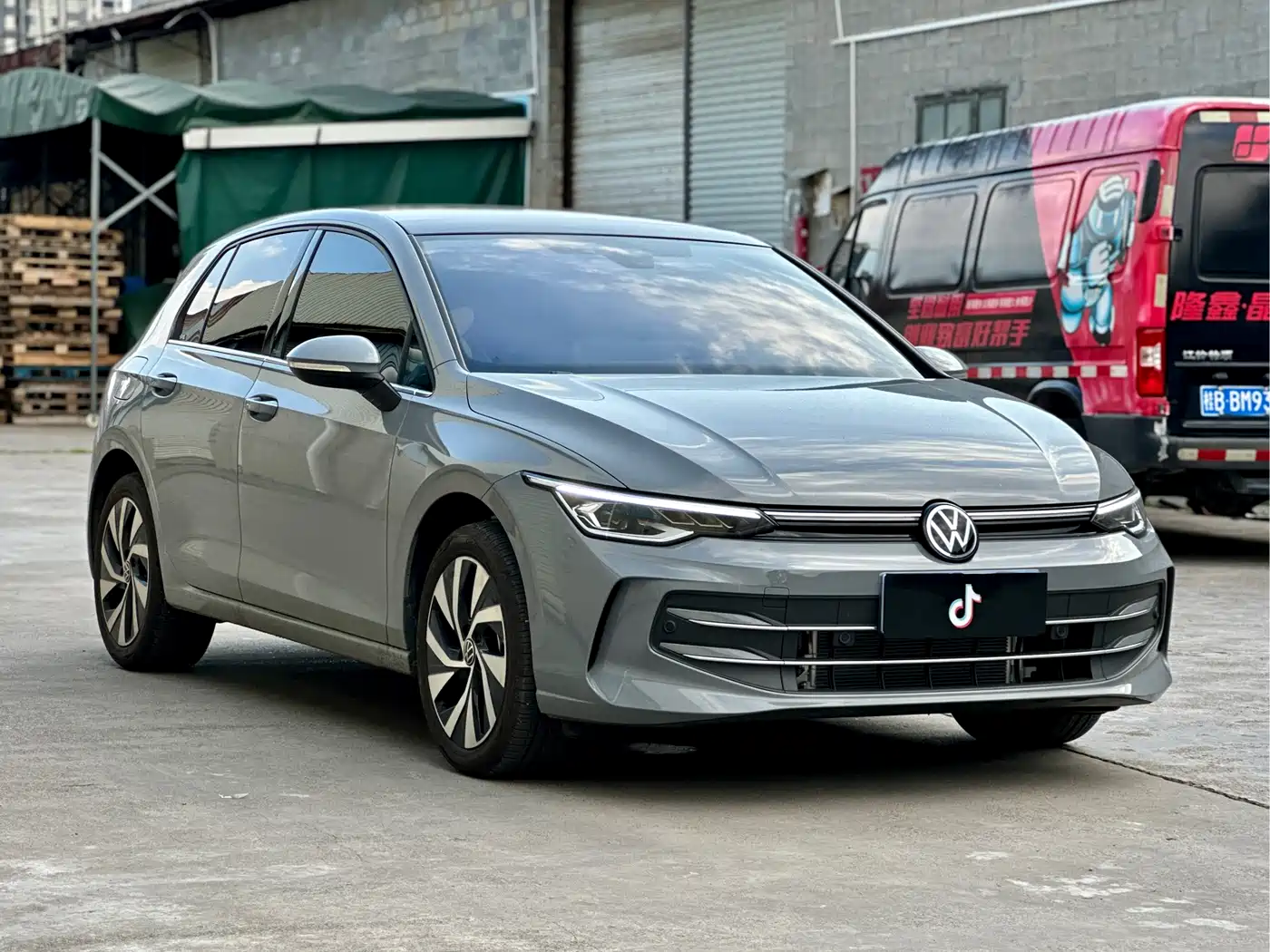 Volkswagen Golf 2026 300TSI Pro фото 3