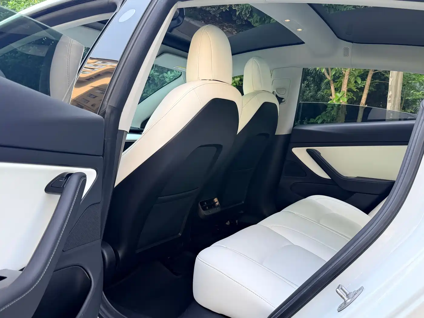 TESLA MODEL 3 (IMPORTED)